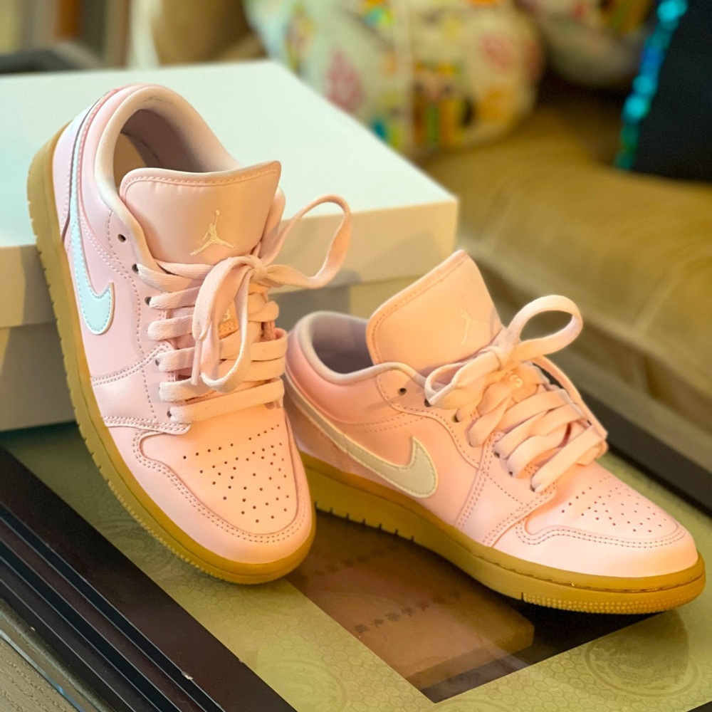 Air Jordan 1 low Arctic Pink